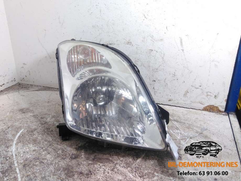 Frontlykt høyre halogen til Suzuki Swift, 2005-2010  