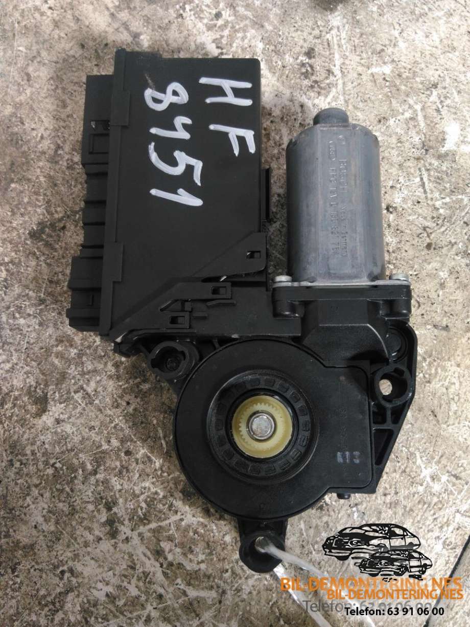 Ruteheis høyre foran til Audi A4 2004-2008 (Type III) (B7) (B7) (8E1959802B|)