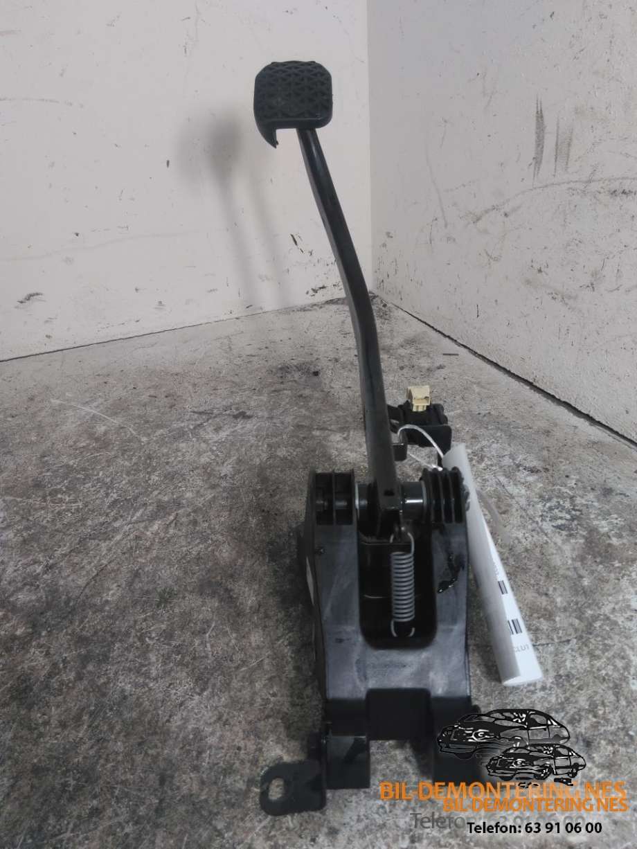 Pedal gass/brems/clutch til BMW i3, 2013-2022  (175445103500)