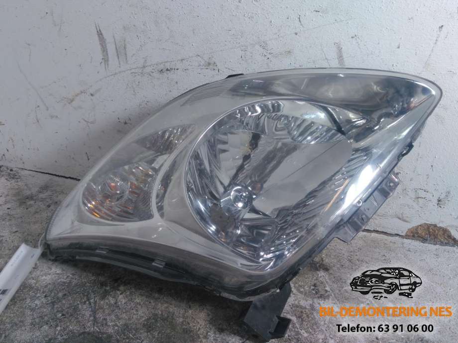 Frontlykt høyre halogen til Suzuki Swift, 2005-2010  