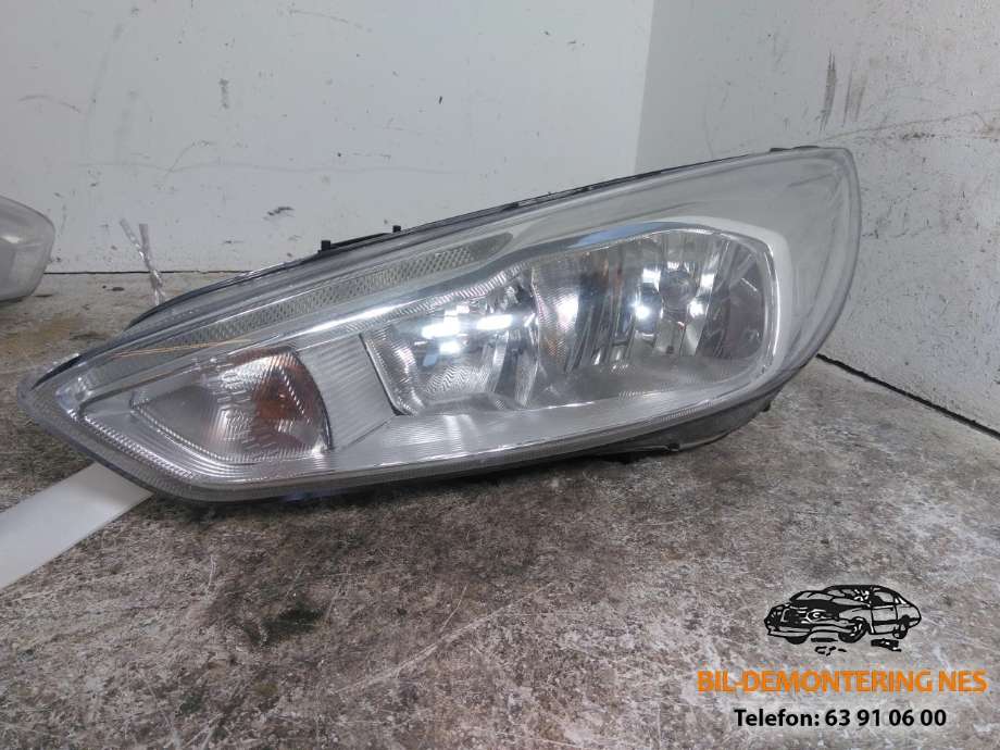 Frontlykt venstre halogen til Ford Focus, 2011-2014 (Type III, Fase 1)  