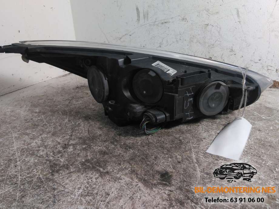 Frontlykt venstre halogen til Ford Focus 2011-2014 (Type III, Fase 1)  