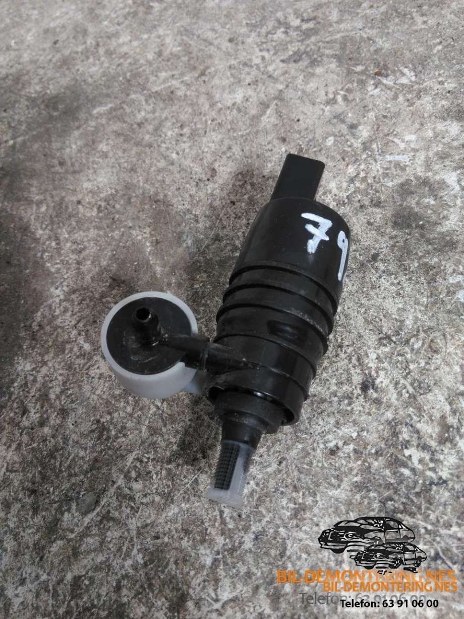 Spylerpumpe foran til BMW X5, 2013-2018 (F15) (F15) (738834901)