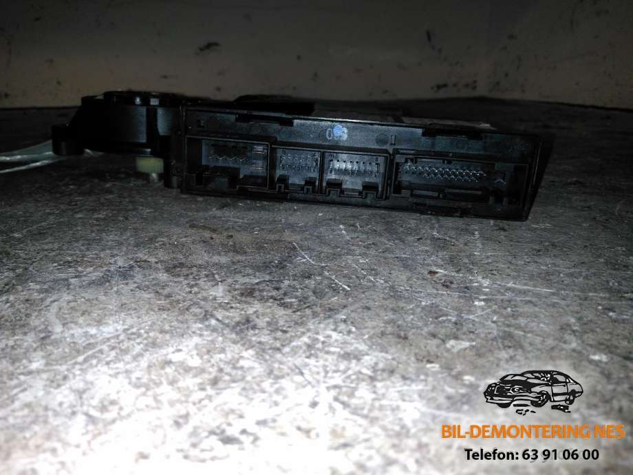 Ruteheis, kun motor, høyre foran til Audi A4 2001-2004 (Type II) (B6) (B6) (8E1959802B|105841106|)