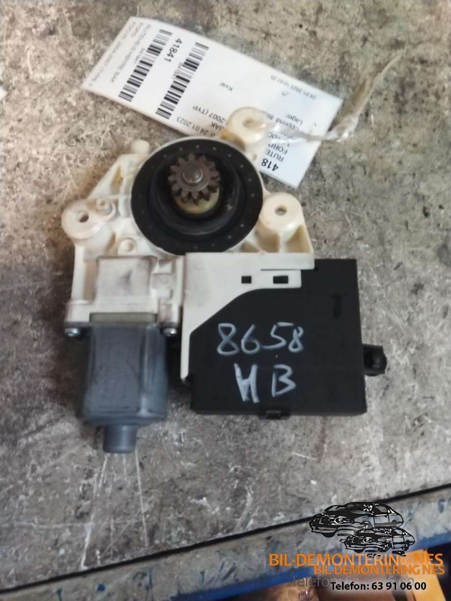 Ruteheis høyre bak til Ford Focus 2004-2007 (Type II, Fase 1)  (981537103|)