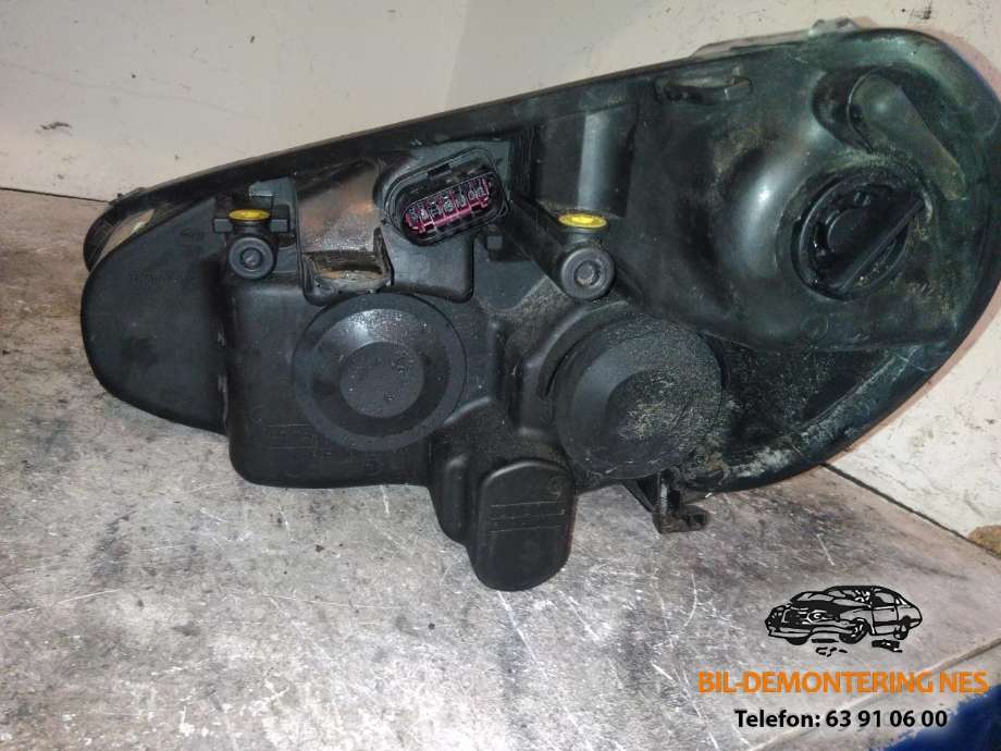 Frontlykt høyre halogen til Volvo V70 (S70/XC70) 1997-2000 (Type I)  