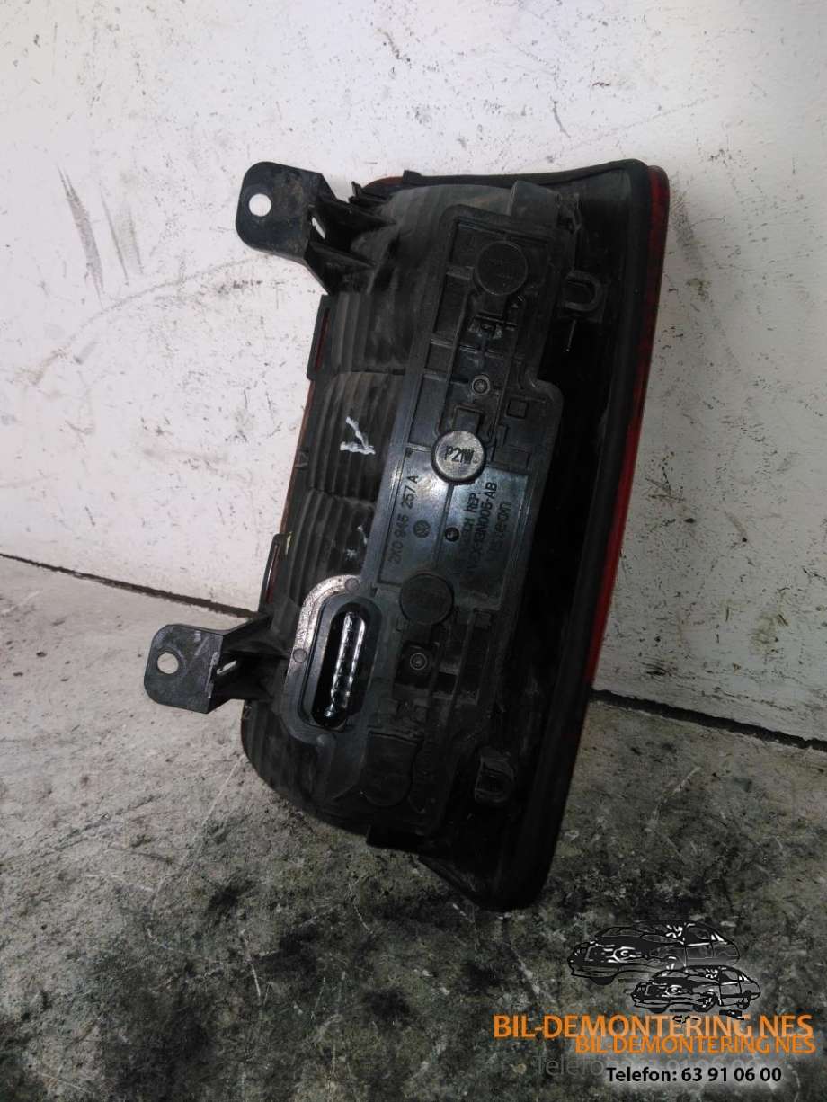 Baklykt venstre til VW Caddy 2004-2010 (Type III, Fase 1)  