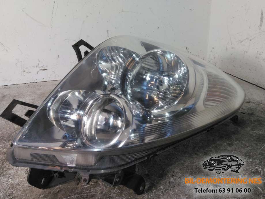 Frontlykt høyre halogen til Toyota Verso, 2002-2004 (COROLLA) (COROLLA) 