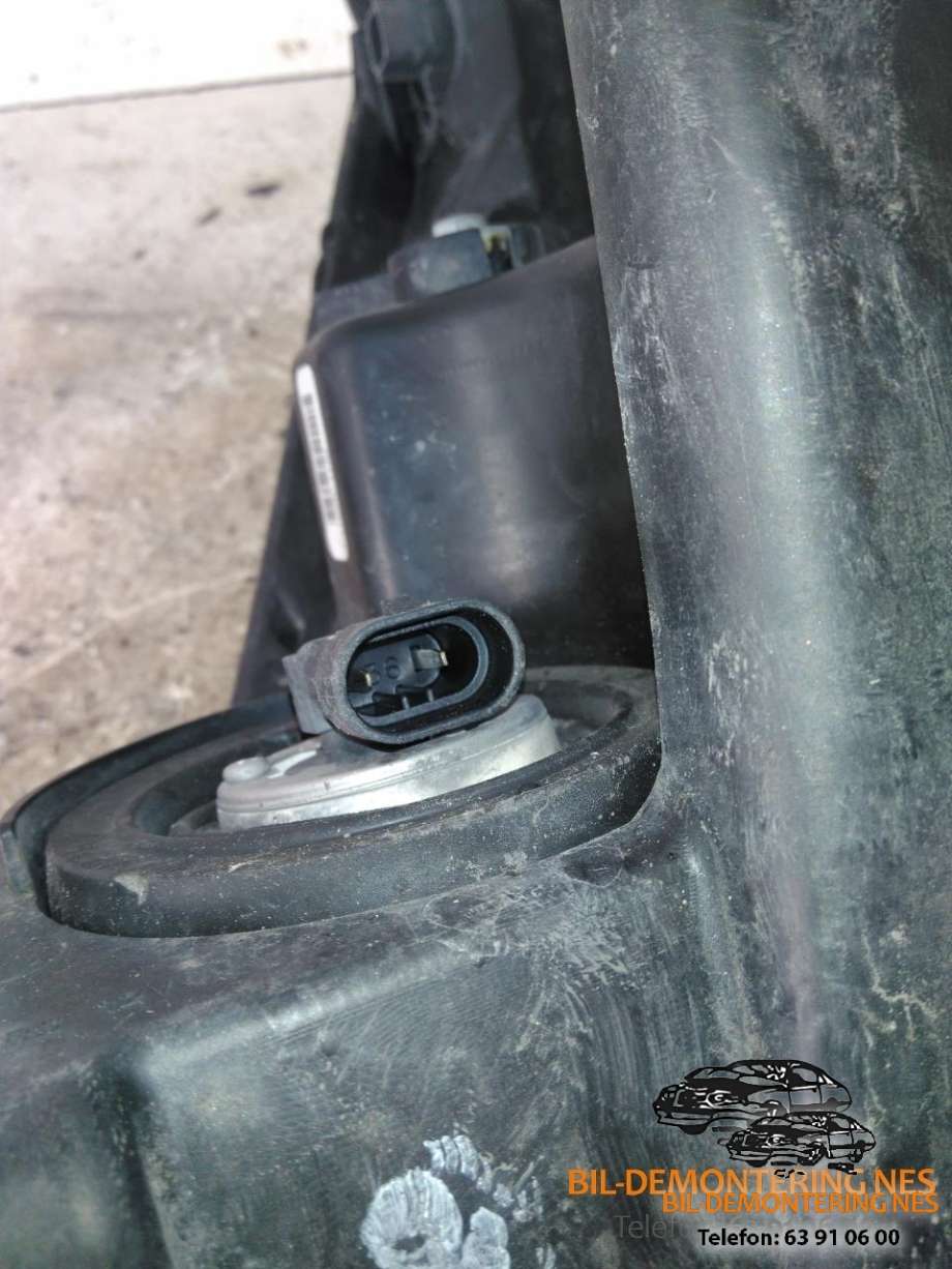 Frontlykt høyre halogen til Toyota Verso 2002-2004 (COROLLA) (COROLLA) 