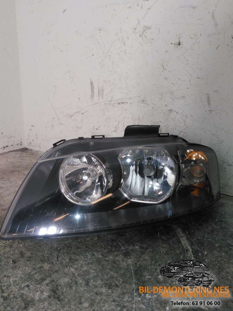 Frontlykt venstre halogen til Audi A3, 2003-2008 (Type II, Fase 1)  (030126201)
