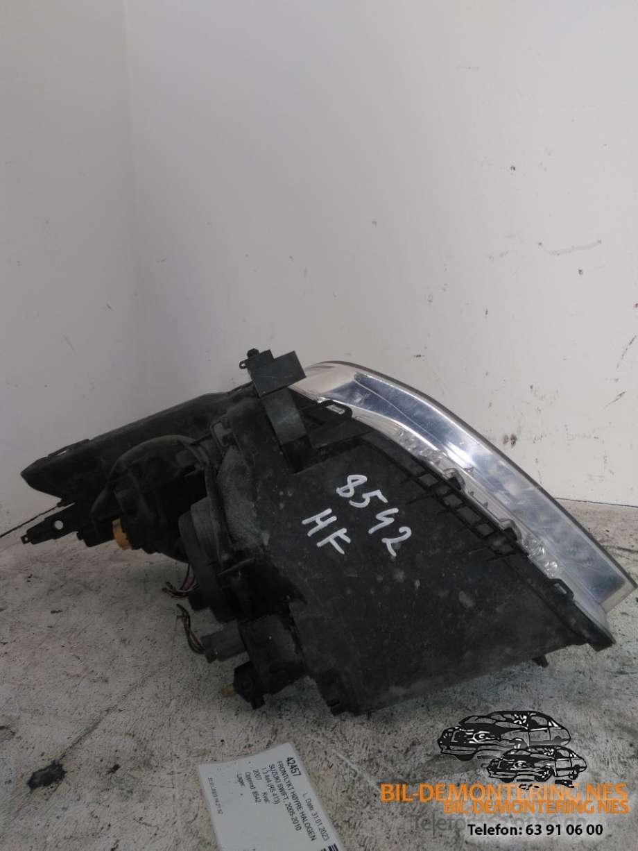 Frontlykt høyre halogen til Suzuki Swift 2005-2010  