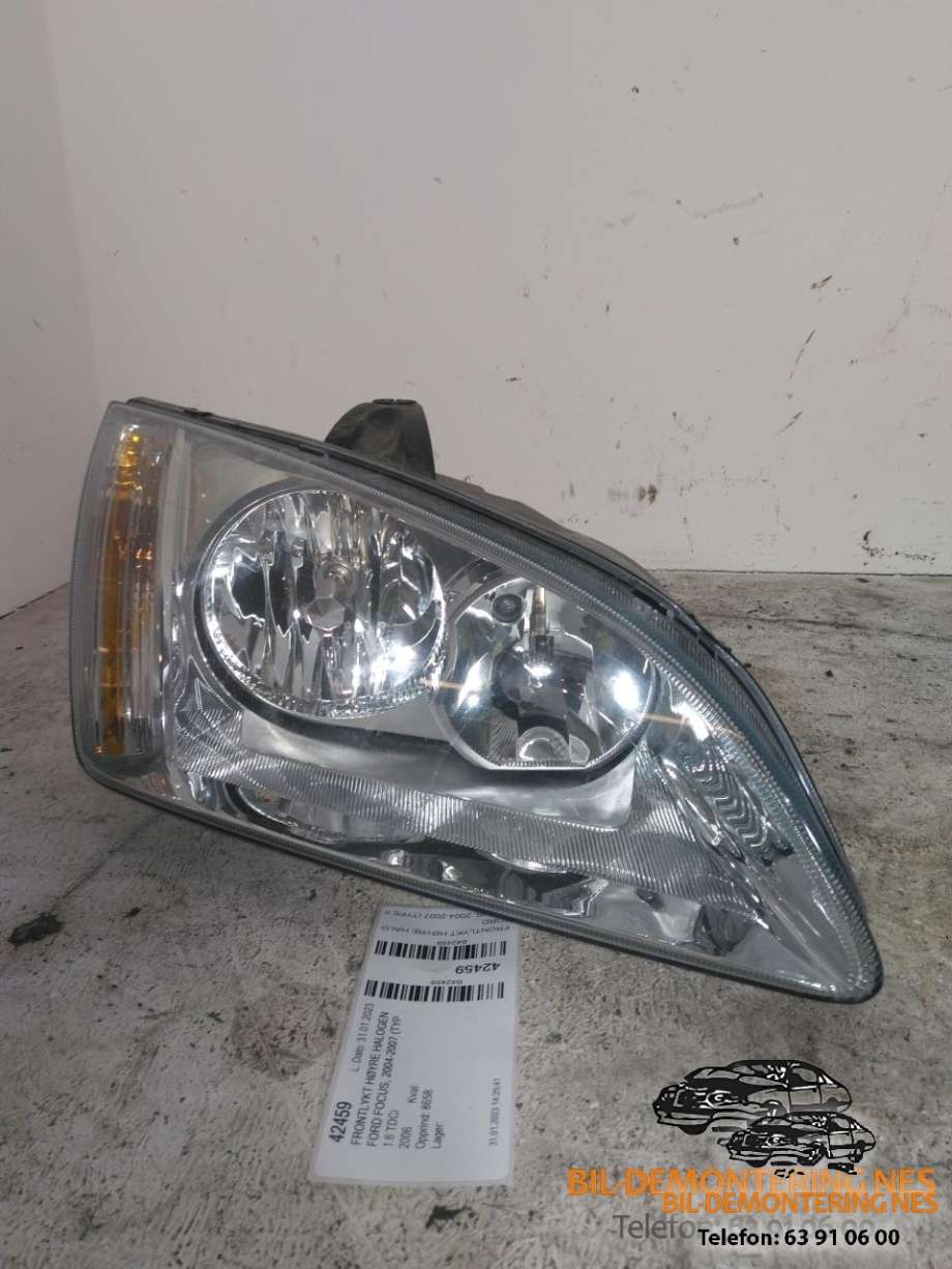 Frontlykt høyre halogen til Ford Focus, 2004-2007 (Type II, Fase 1)  