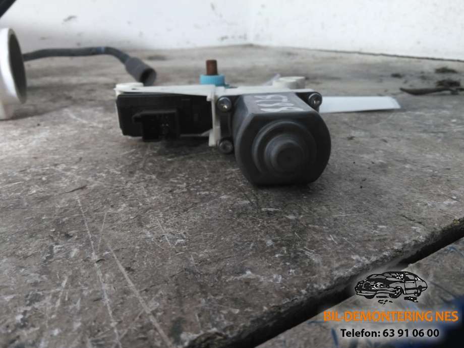 Ruteheis, kun motor, venstre foran til Audi A6, 2005-2008 (Type III, Fase 1) (C6) (C6) (4F0959801D)