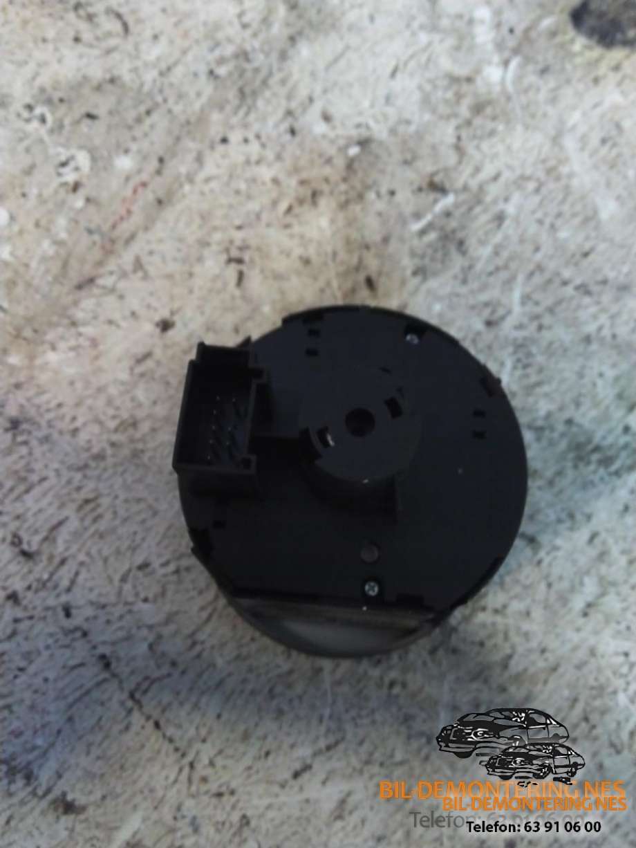 Bryter lys til VW Caddy 2004-2010 (Type III, Fase 1)  (1T0941431B|)
