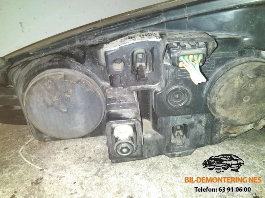 Frontlykt høyre halogen til Peugeot 308 2007-2011 (Type I, Fase 1) (965616248000|)