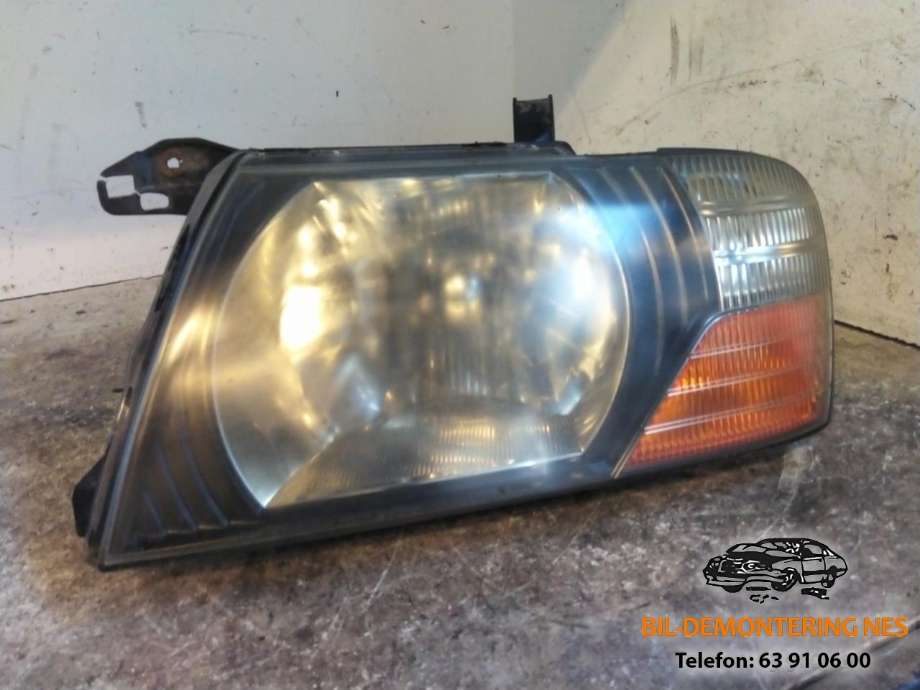 Frontlykt venstre halogen til Mitsubishi Pajero, 2000-2006 (Type III)  