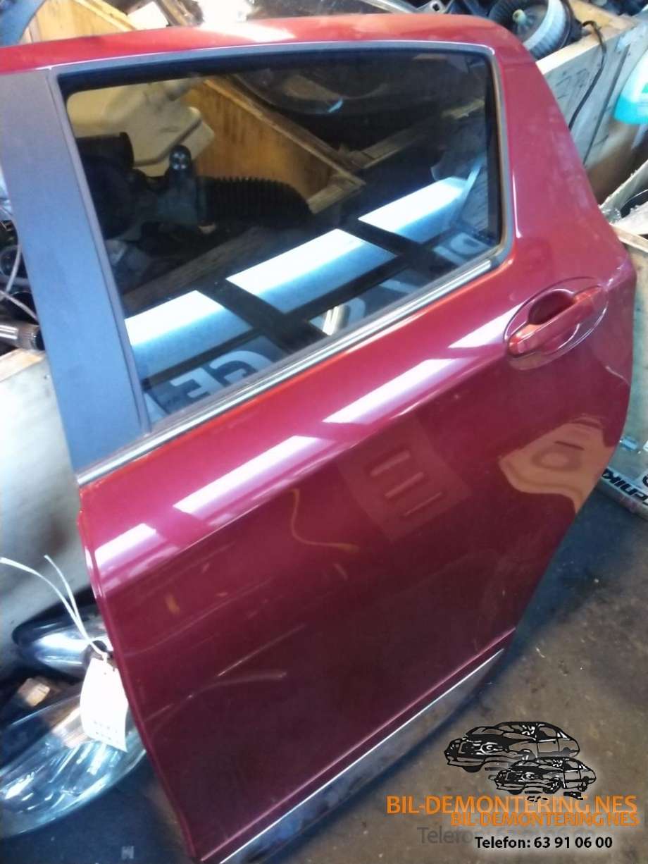 Dør venstre bak til Toyota Yaris, 2014-2020 (Type III, Fase 2)  