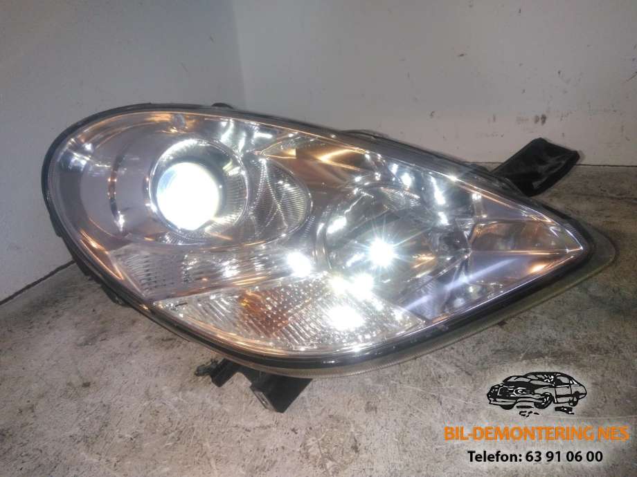 Frontlykt høyre halogen til Peugeot iOn, 2011-2020  