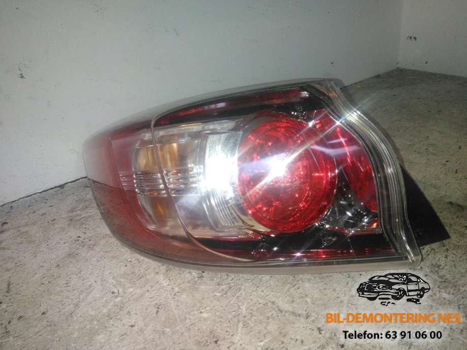 Baklykt venstre ytre til Mazda 3, 2009-2013 (Type II)  