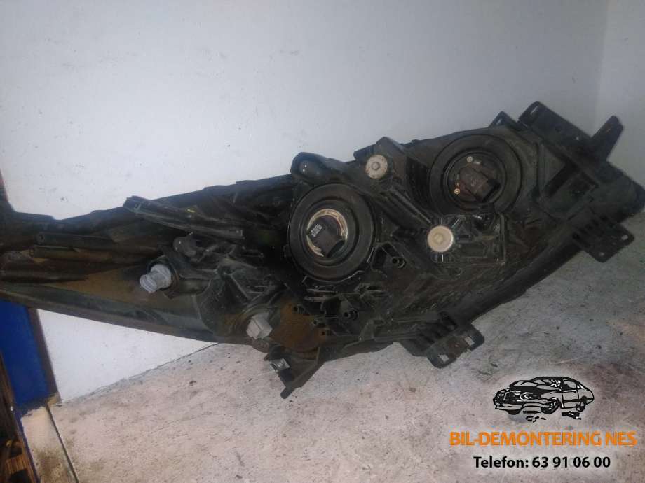 Frontlykt venstre halogen til Mazda 3 2009-2013 (Type II)  