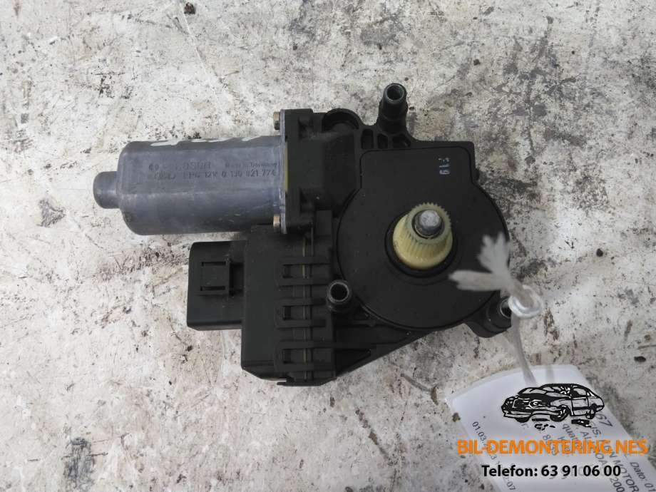 Ruteheis, kun motor, høyre foran til Audi A6, Allroad, 2000-2005 (Type I) (C5) (C5) (BOSCH|0130821774)