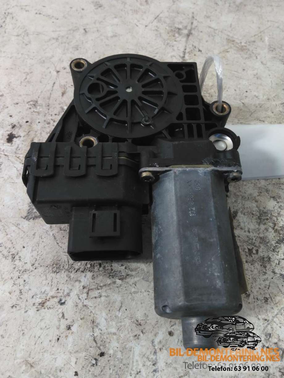 Ruteheis, kun motor, venstre bak til Audi A6, Allroad 2000-2005 (Type I) (C5) (C5) (BRM4B0959801B|)