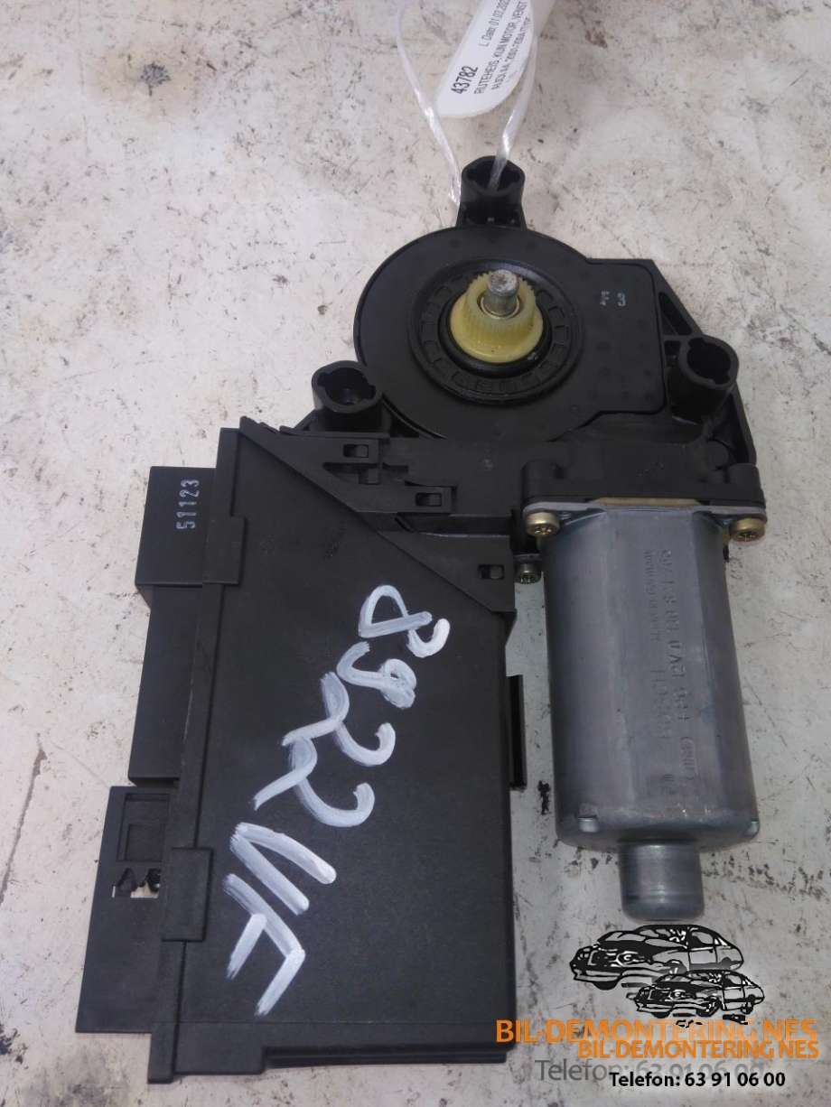 Ruteheis, kun motor, venstre foran til Audi A4, 2001-2004 (Type II) (B6) (B6) (0130821765)
