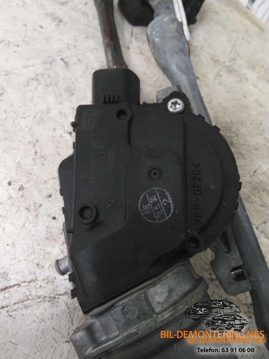 Viskermotor frontrute komplett m/overføring til Toyota Yaris 2012-2014 (Type III, Fase 1)  (851100D190|1593004134|)