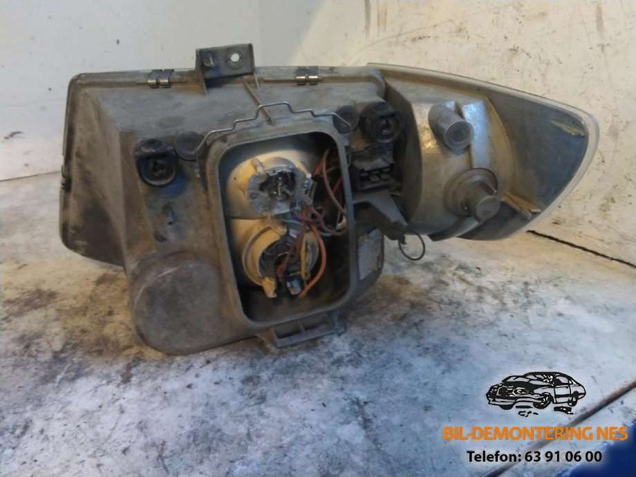 Frontlykt høyre halogen til Mercedes Vito/Viano 1996-2003 (W638) (W638) 