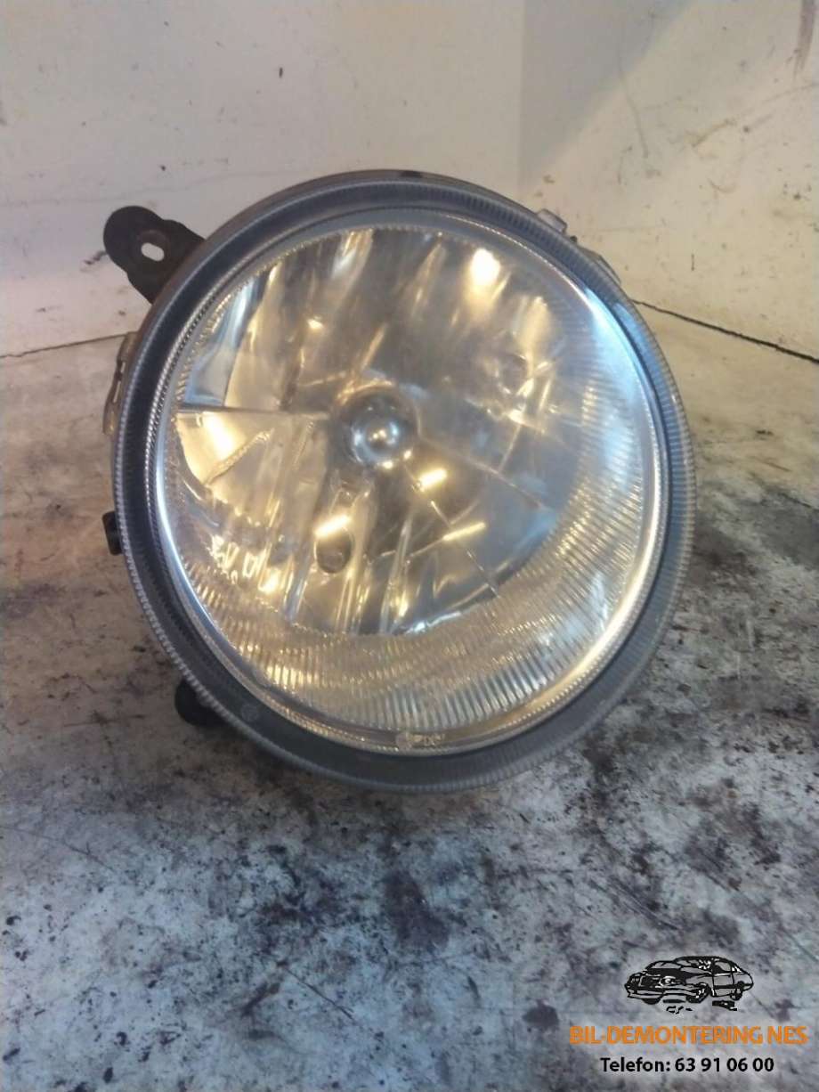 Frontlykt høyre halogen til Jeep Patriot, 2007-2010  (05303874AA)