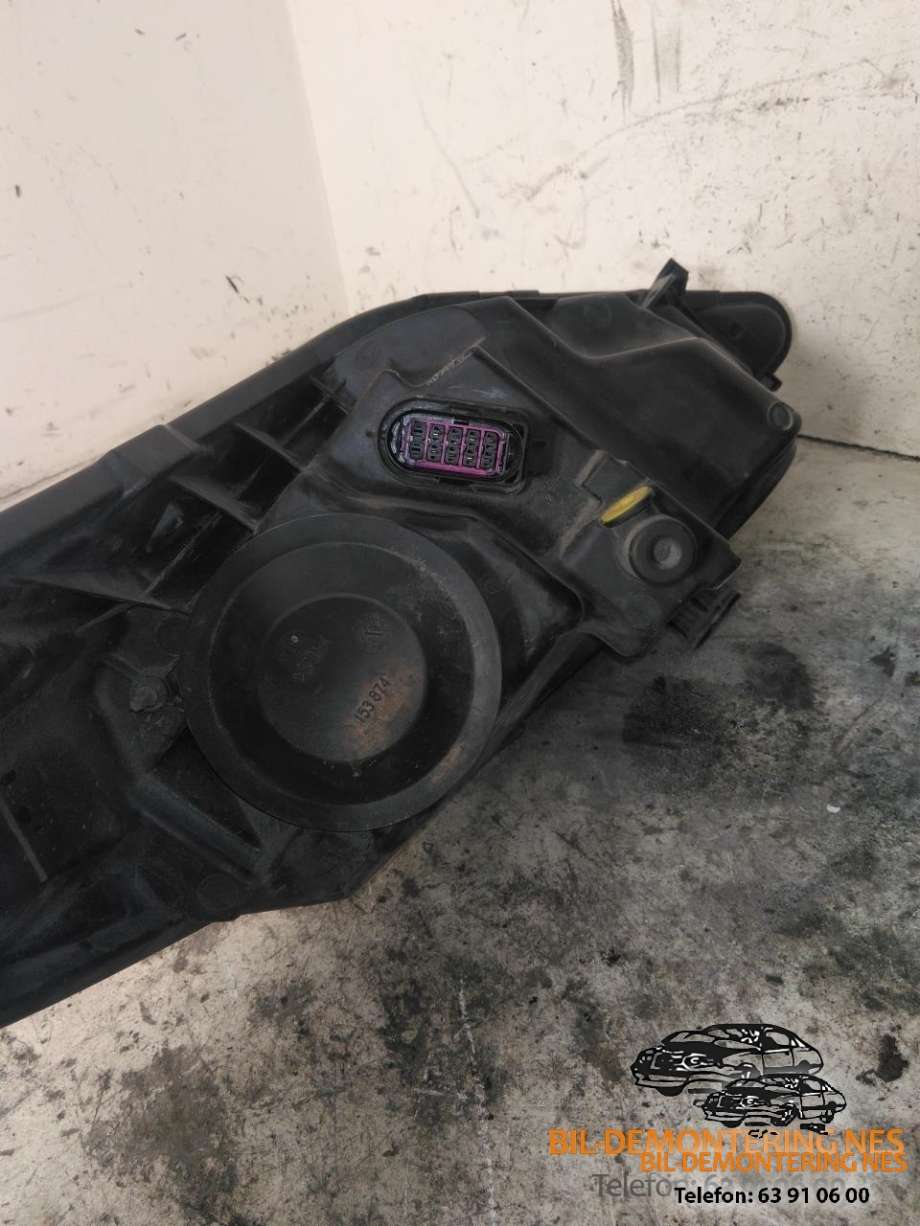 Frontlykt venstre halogen til Ford Fiesta 2008-2012 (Type VI, Fase 1)  (1EL247045|8A6113W030CG|)