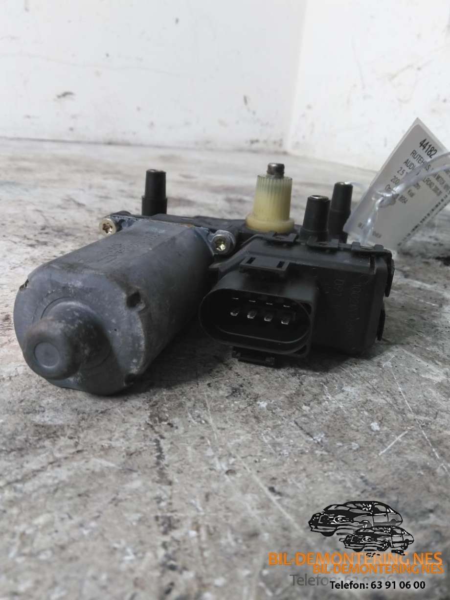 Ruteheis, kun motor, høyre foran til Audi A6, Allroad 2000-2005 (Type I) (C5) (C5) (450959802D|)