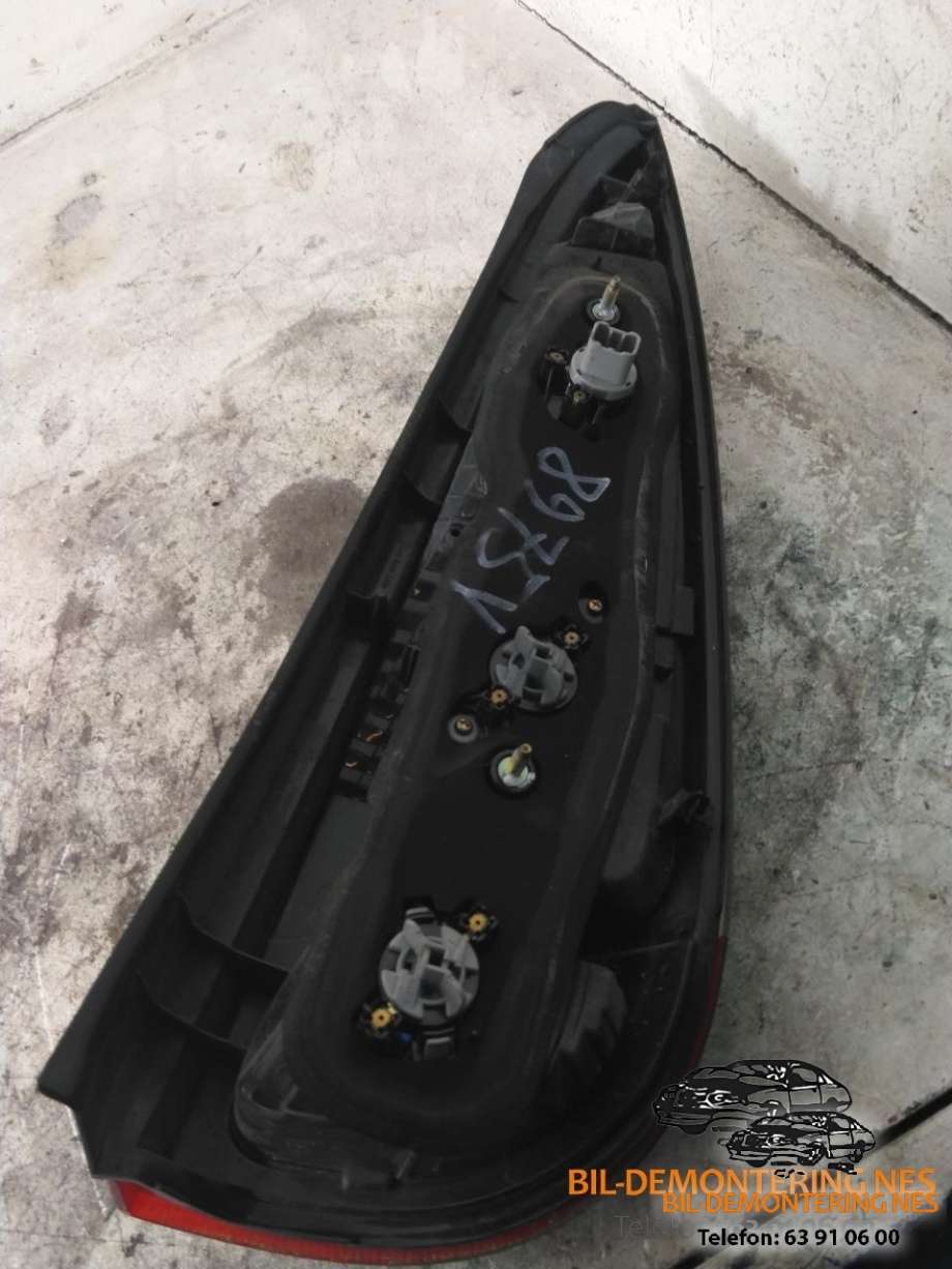 Baklykt venstre til Toyota Yaris Verso 1999-2007