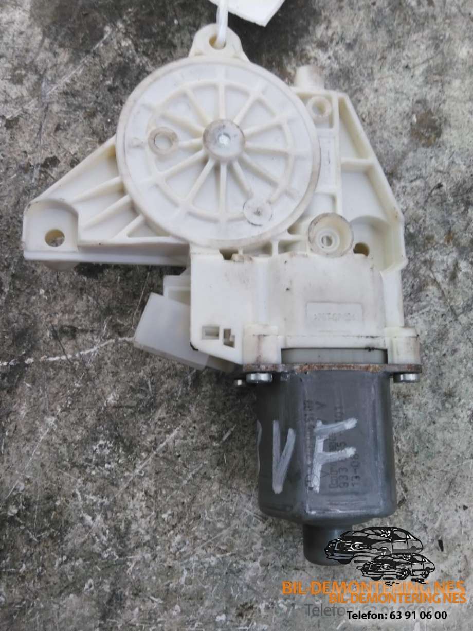 Ruteheis, kun motor, venstre foran til Mercedes A-Klasse 2012-2018 (W176) (W176) (933865101|A2469065100|)