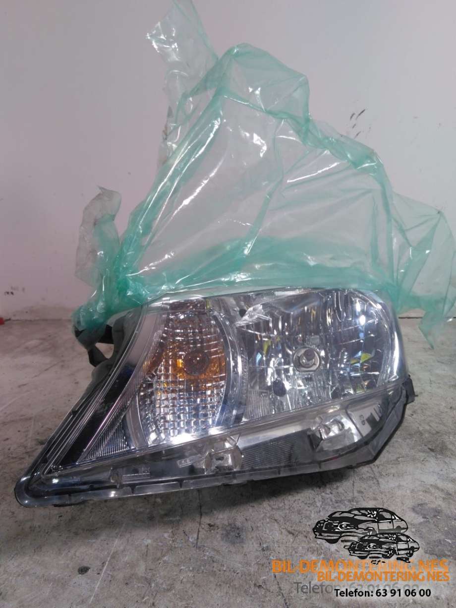 Frontlykt venstre halogen til Toyota Yaris, 2012-2014 (Type III, Fase 1)  