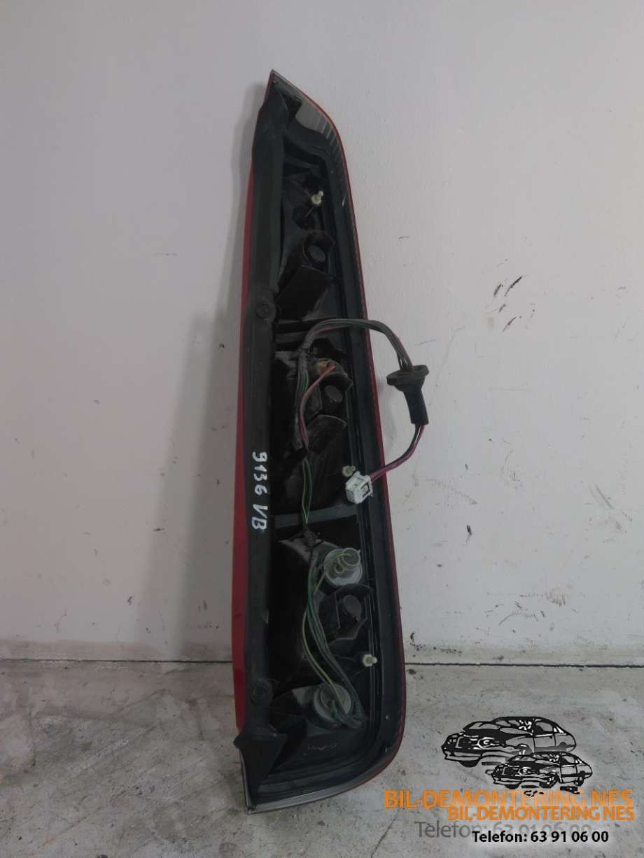 Baklykt venstre til Nissan X-Trail 2002-2007 (T30) (T30) 