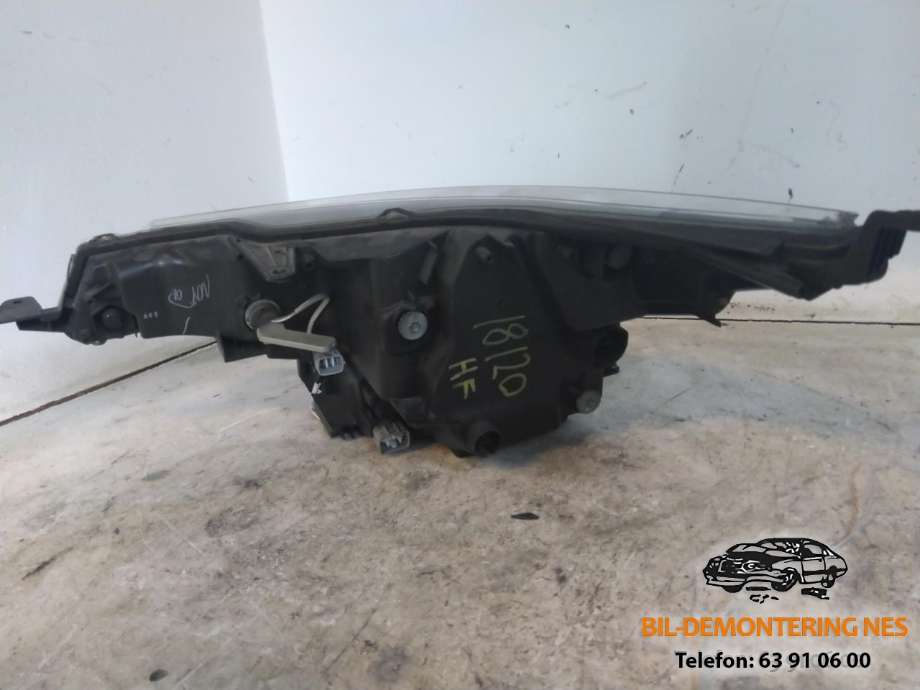 Frontlykt høyre full-LED til Toyota Avensis 2015-2019 (Type III, Fase 2)