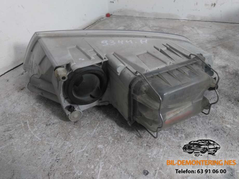 Frontlykt høyre halogen til Škoda Octavia 2005-2008 (Type II, Fase 1)  