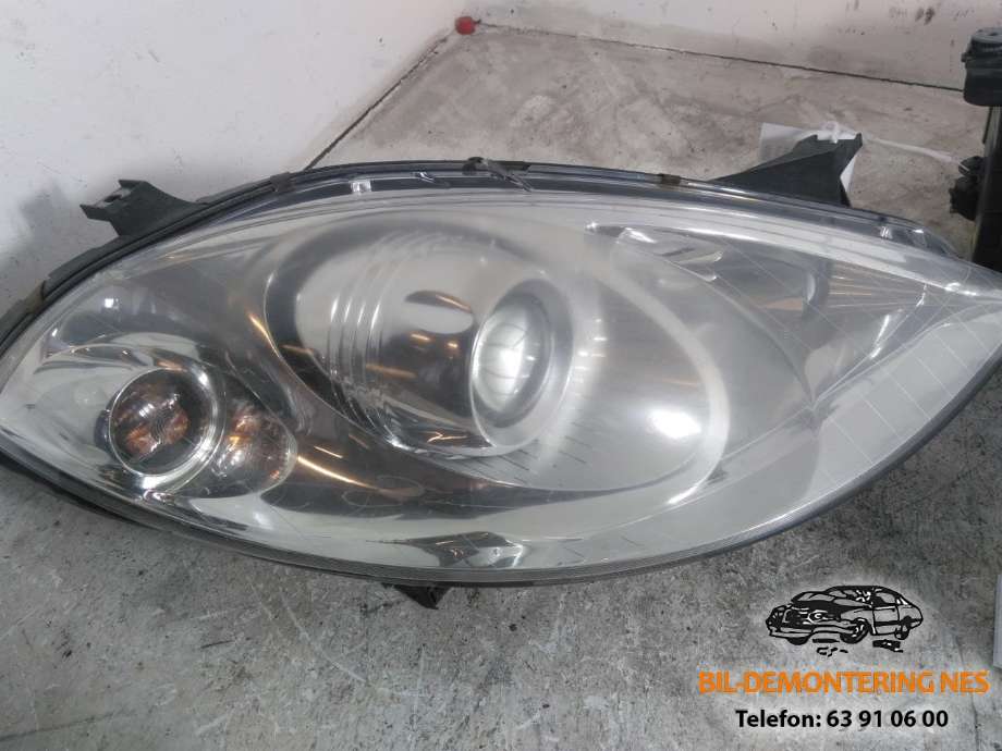 Frontlykt høyre halogen til Mercedes A-Klasse, 2005-2012 (W169) (W169) (A1698200661)