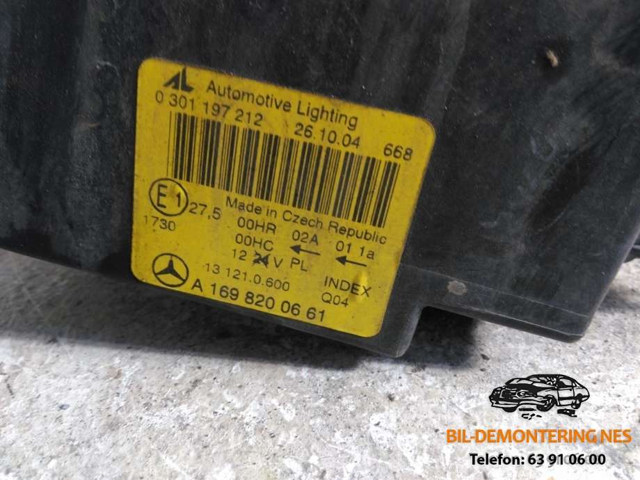Frontlykt høyre halogen til Mercedes A-Klasse 2005-2012 (W169) (W169) (A1698200661|0301197212|)