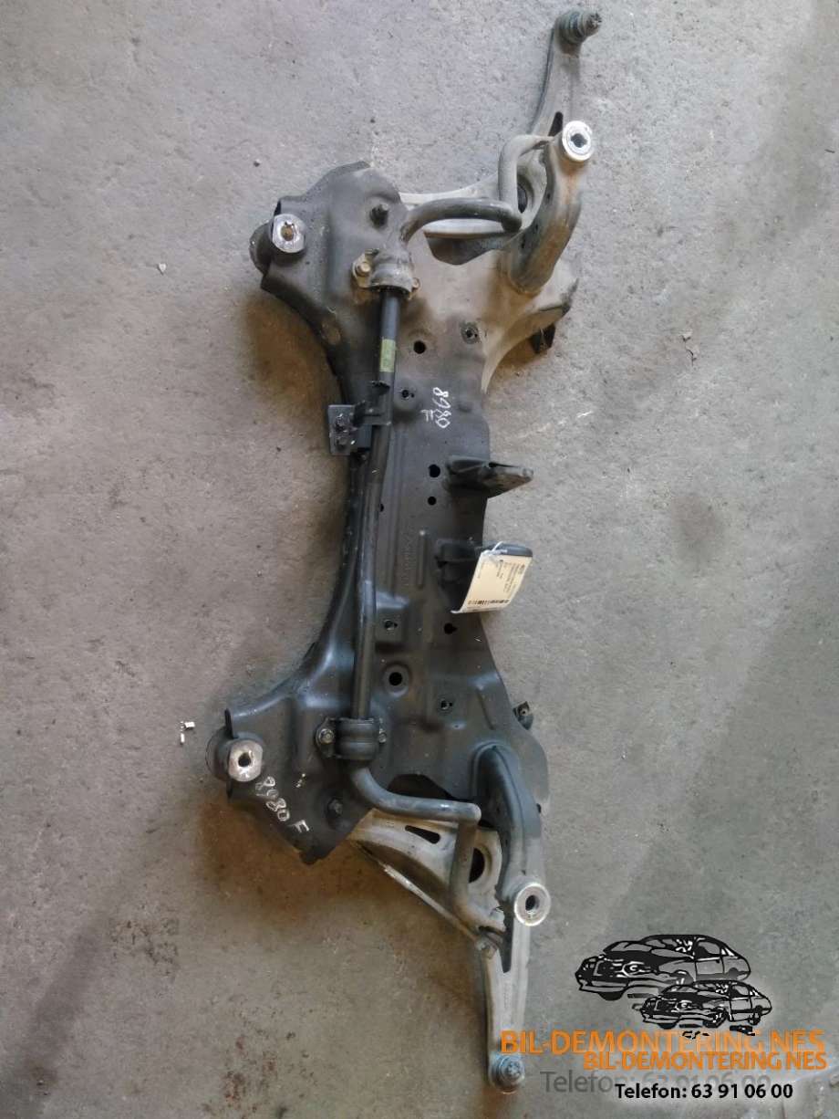 Travers foran hoved til Hyundai Kona, 2017-2021 (Type I, Fase 1)  (62405K4000)