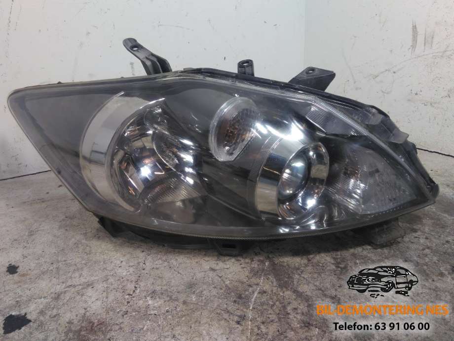 Frontlykt høyre halogen til Toyota Auris, 2007-2010 (Type I, Fase 1)  (8111002A70)