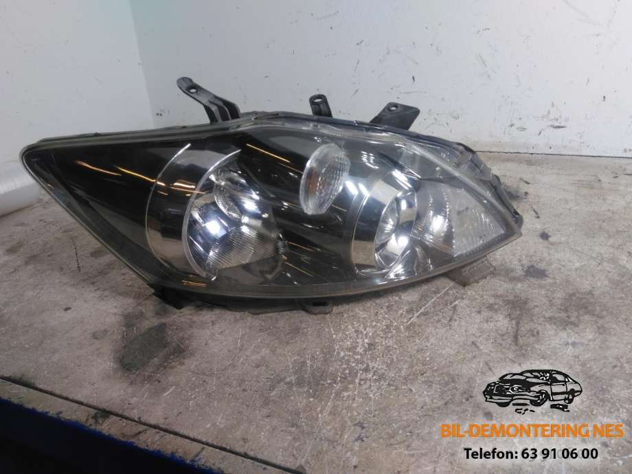 Frontlykt høyre halogen til Toyota Auris 2007-2010 (Type I, Fase 1)  (8111002A70|89903727|8113002A70)