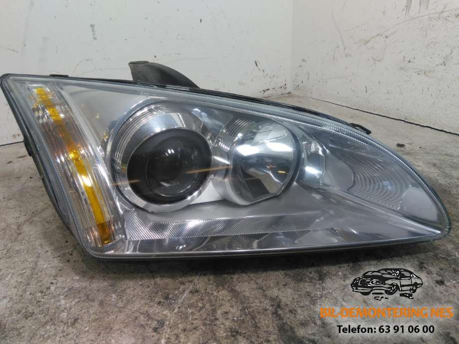 Frontlykt høyre halogen til Ford Focus, 2004-2007 (Type II, Fase 1)  (4M5113W029GB)