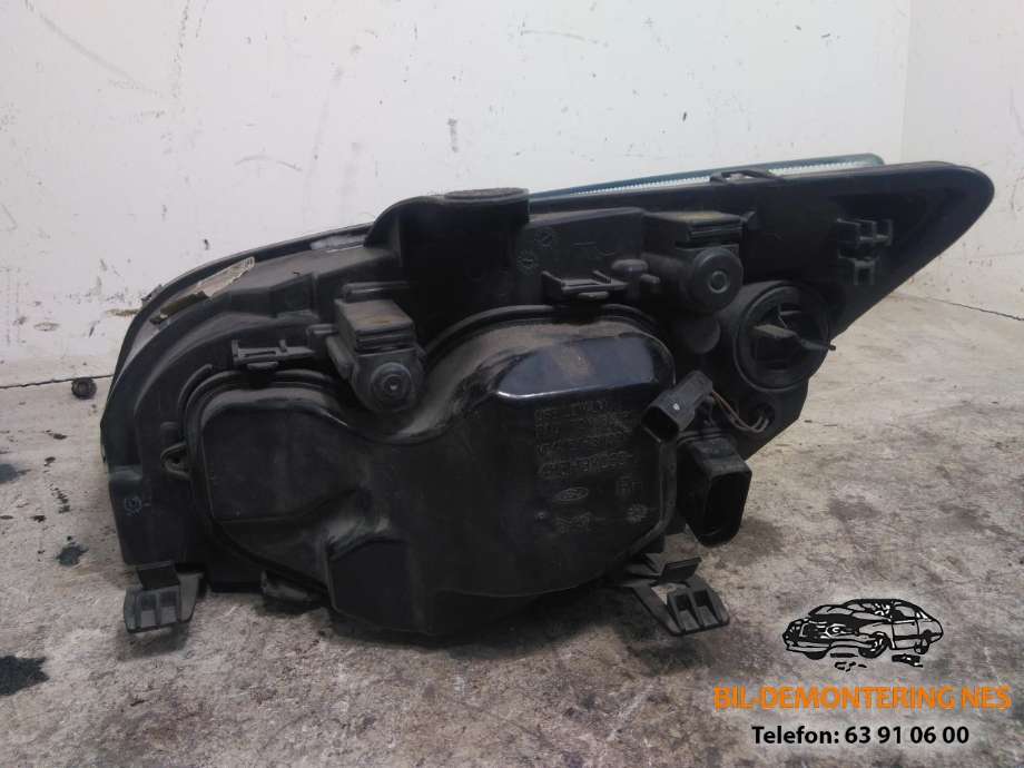 Frontlykt høyre halogen til Ford Focus 2004-2007 (Type II, Fase 1)  (4M5113W029GB|)