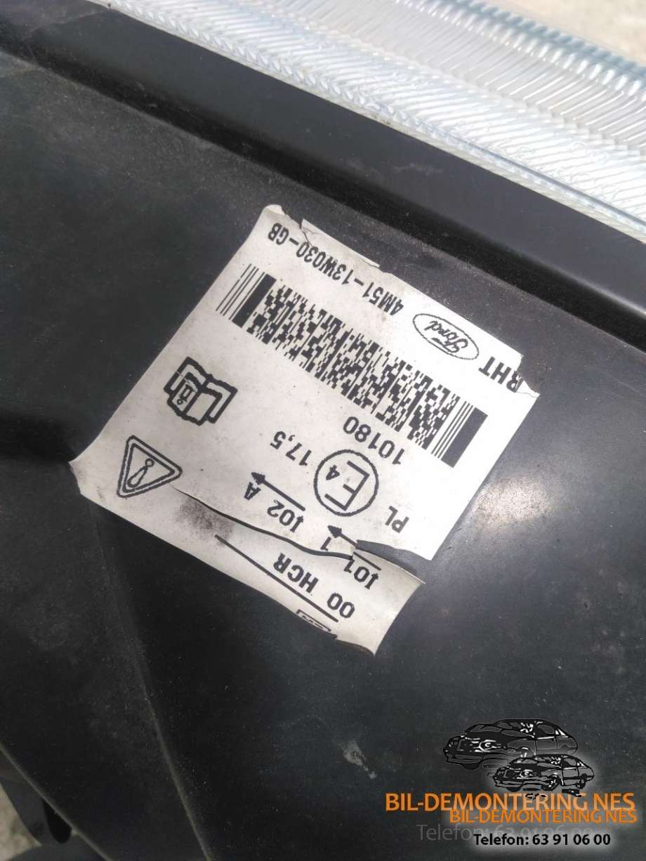Frontlykt venstre halogen til Ford Focus 2004-2007 (Type II, Fase 1)