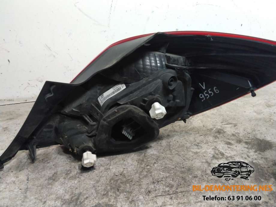 Baklykt venstre til Opel Corsa D 2006-2014  (13269050|89318811|)