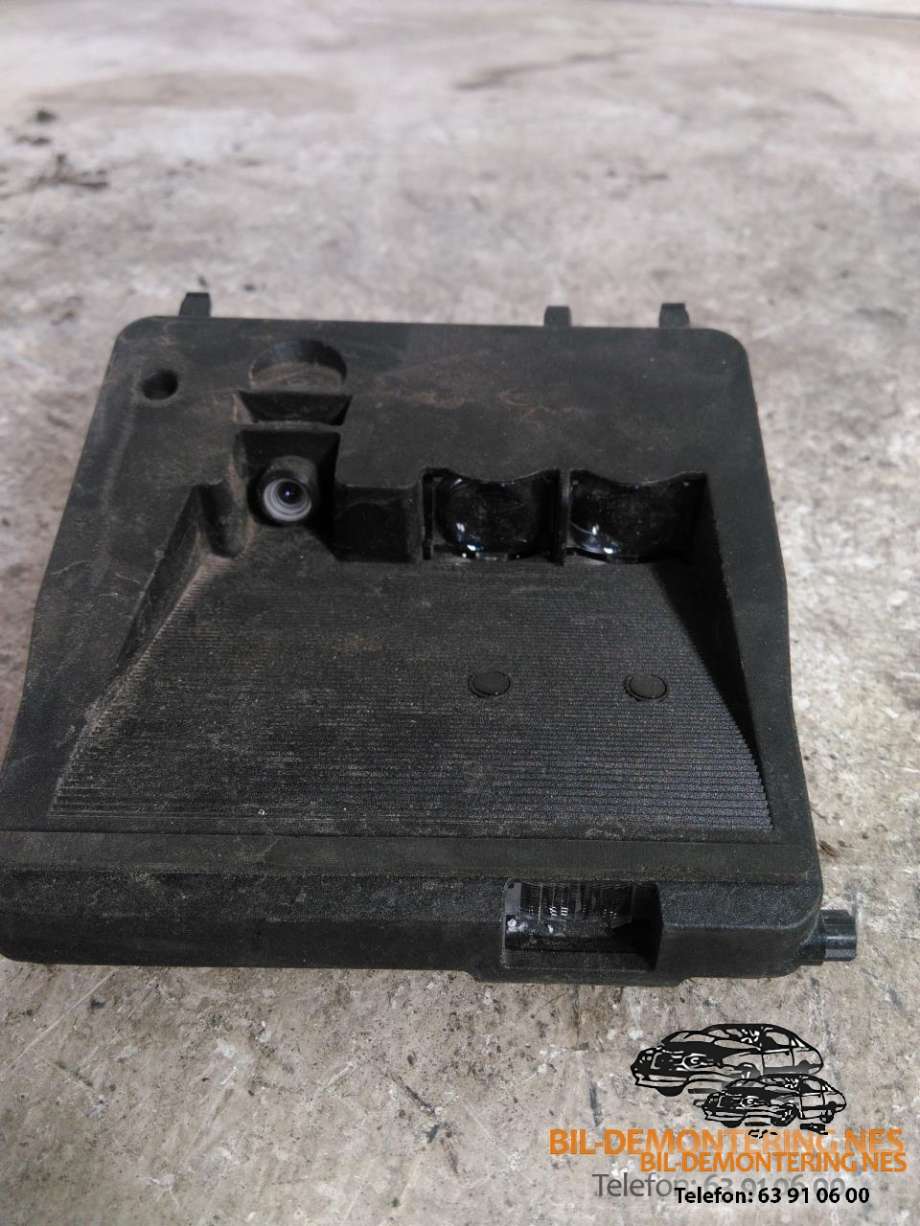 Parkeringskamera foran til Toyota Yaris, 2014-2020 (Type III, Fase 2)  (881810D010)