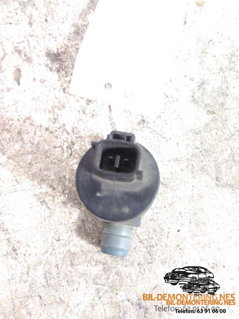 Spylerpumpe foran til Toyota Yaris 2014-2020 (Type III, Fase 2)  (853300D120|)