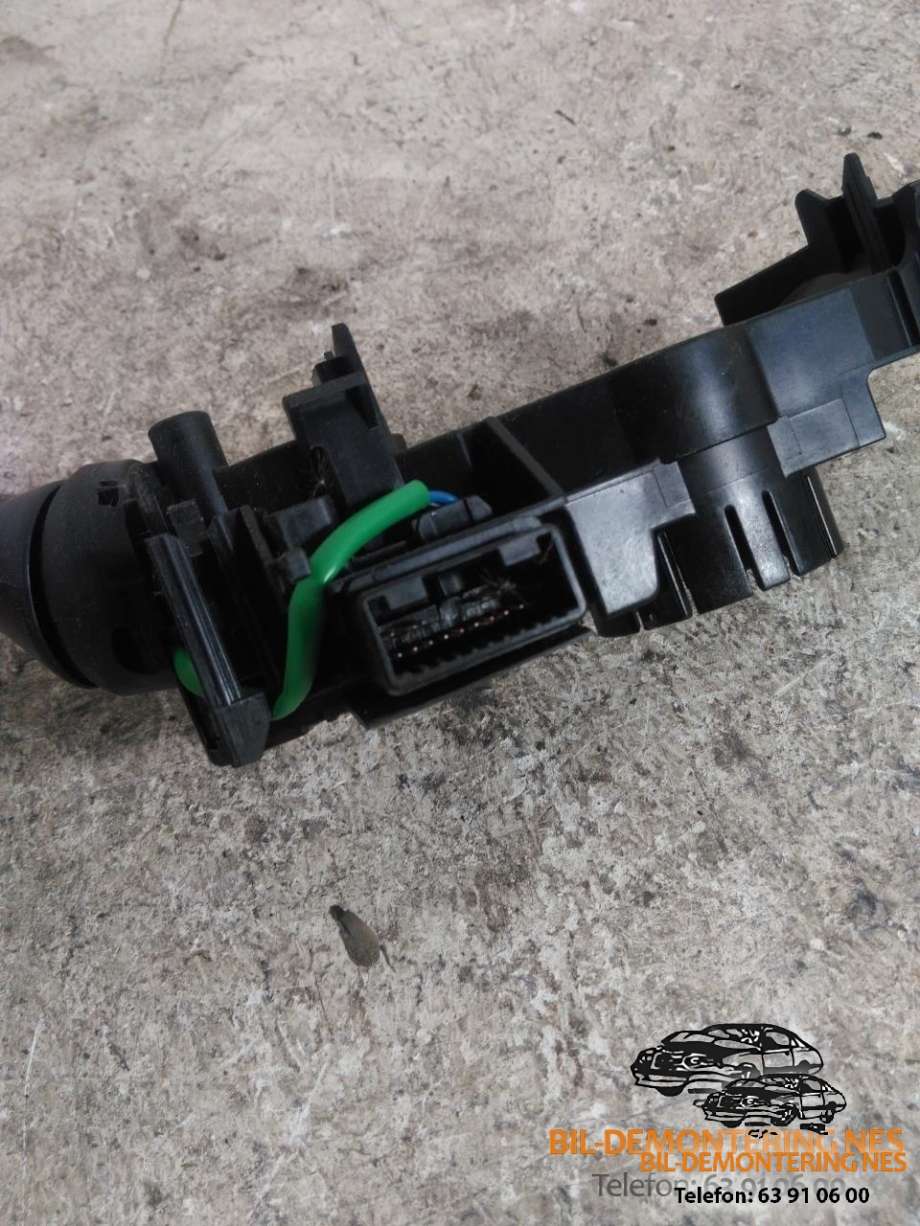 Bryter lys til Toyota Yaris 2014-2020 (Type III, Fase 2)  (173832|)